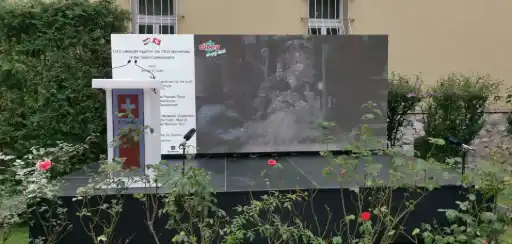 Csúcstechnológia a rózsakert közepén